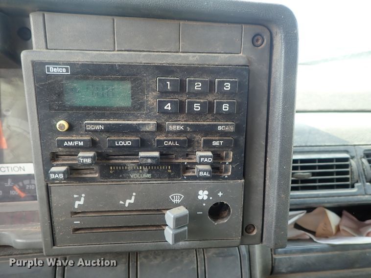 image for item DC3265 2000 GMC 7500 dump truck