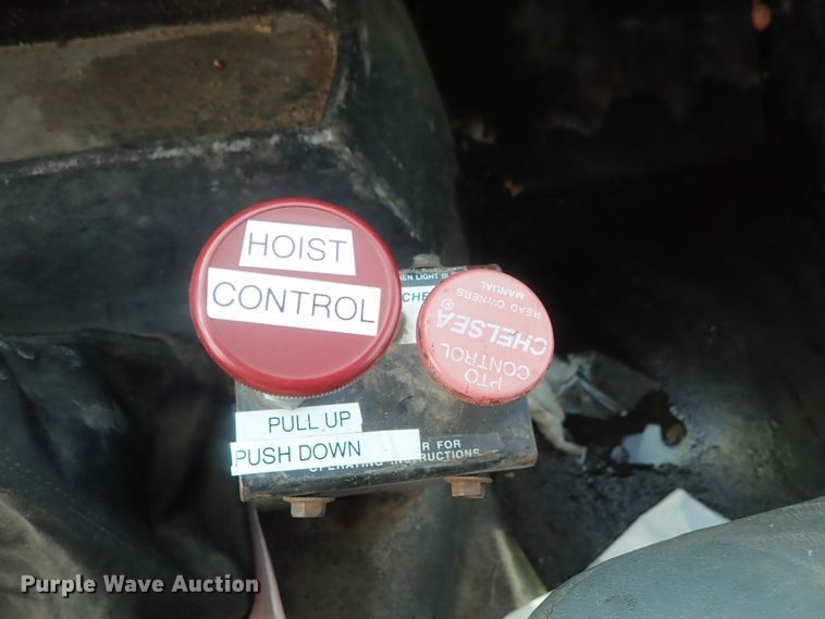 image for item DC3265 2000 GMC 7500 dump truck