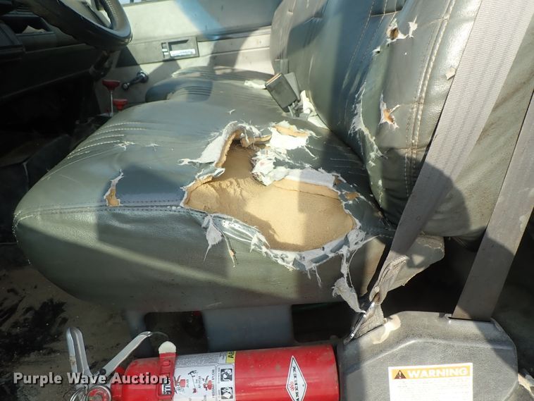 image for item DC3265 2000 GMC 7500 dump truck