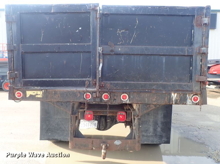 image for item DC3265 2000 GMC 7500 dump truck