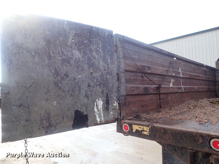 image for item DC3265 2000 GMC 7500 dump truck