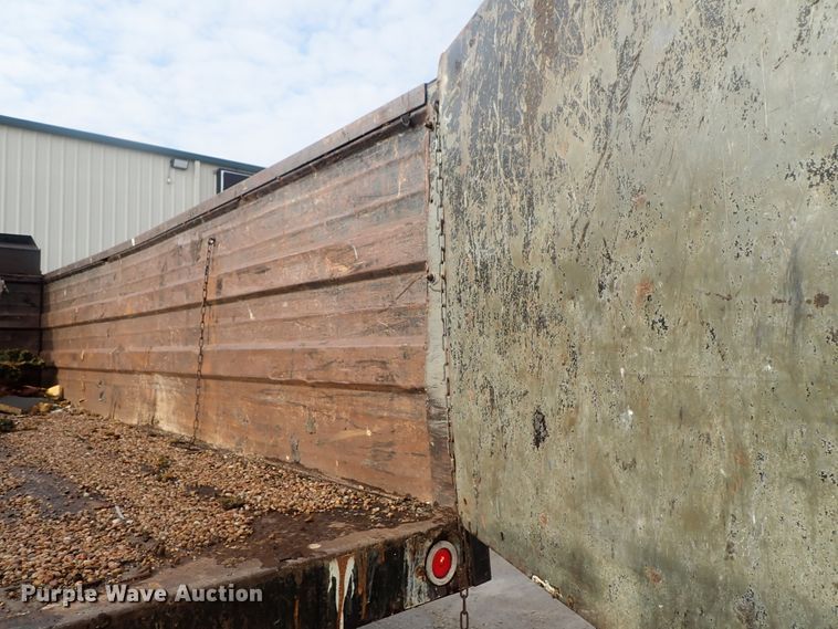 image for item DC3265 2000 GMC 7500 dump truck