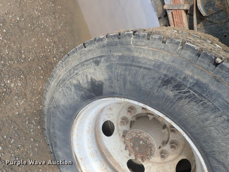 image for item DC3265 2000 GMC 7500 dump truck