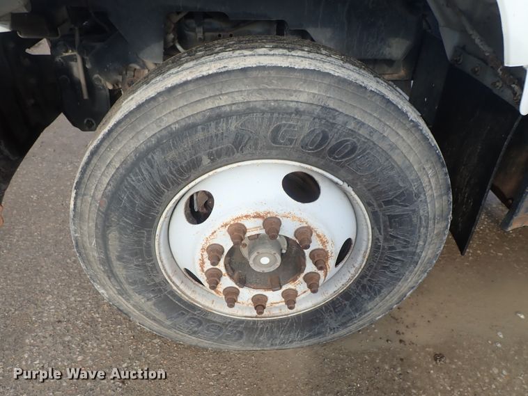 image for item DC3265 2000 GMC 7500 dump truck