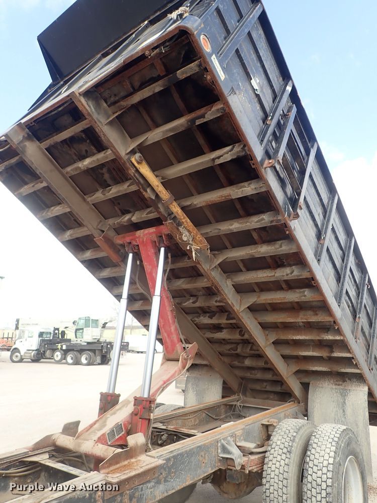 image for item DC3265 2000 GMC 7500 dump truck