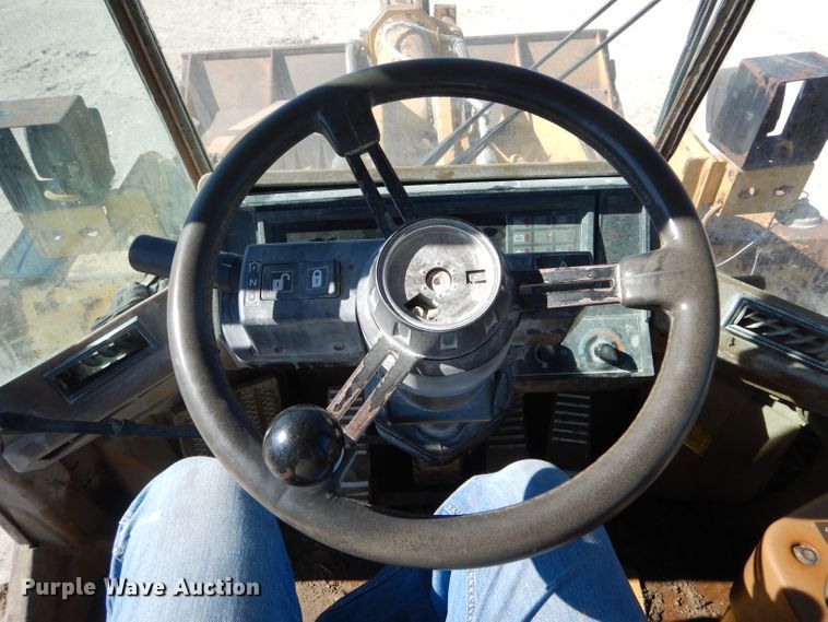 image for item DF3067 1993 Caterpillar 960F  wheel loader