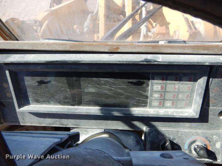 image for item DF3067 1993 Caterpillar 960F  wheel loader