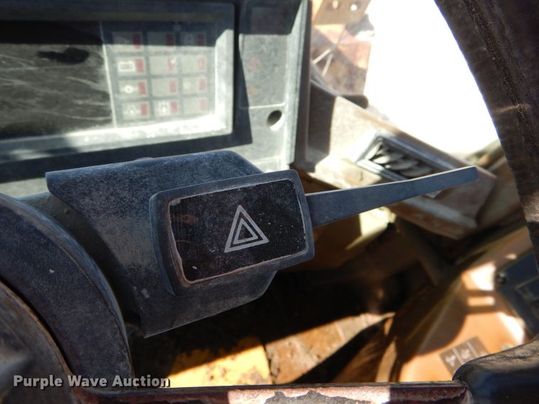 image for item DF3067 1993 Caterpillar 960F  wheel loader