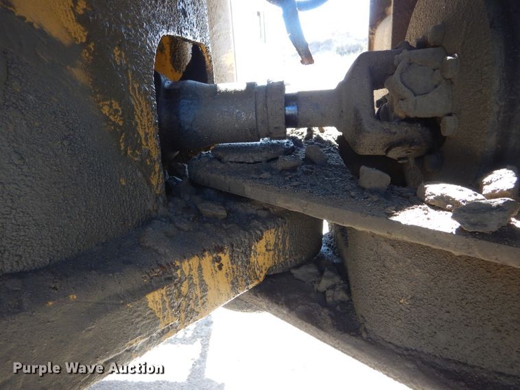 image for item DF3067 1993 Caterpillar 960F  wheel loader