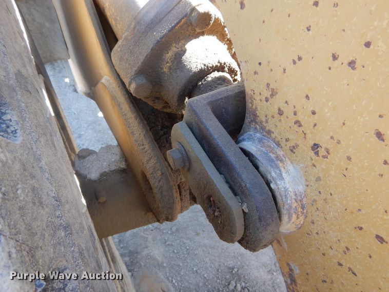 image for item DF3067 1993 Caterpillar 960F  wheel loader