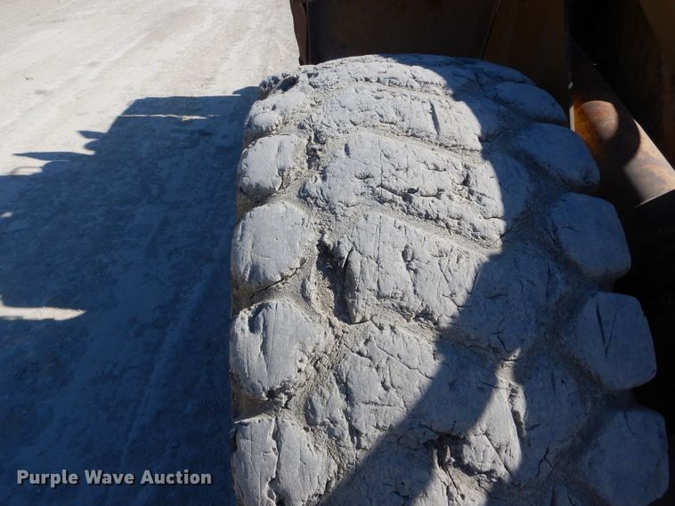 image for item DF3067 1993 Caterpillar 960F  wheel loader