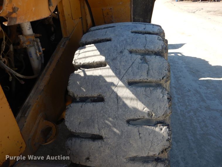 image for item DF3067 1993 Caterpillar 960F  wheel loader