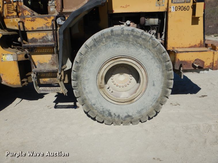 image for item DF3067 1993 Caterpillar 960F  wheel loader