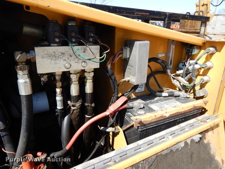 image for item DF6008 2000 Vermeer D24X40A  directional boring unit