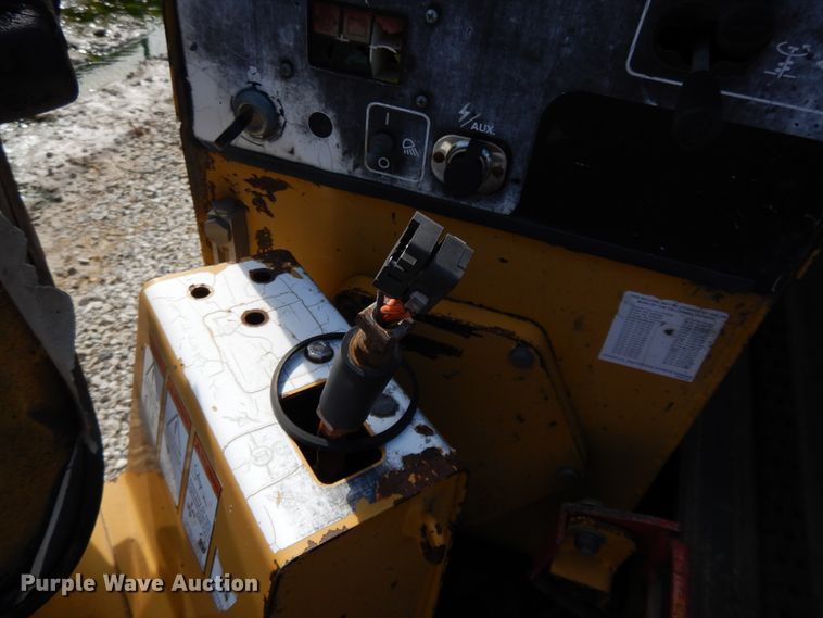 image for item DF6010 2000 Vermeer D16X20A  directional boring unit