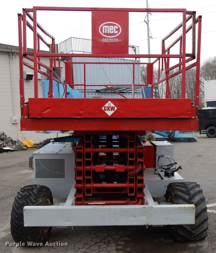 image for item DF6013 1996 Mec 33RT  scissor lift