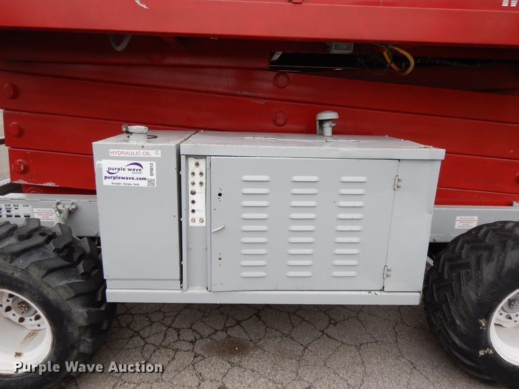 image for item DF6013 1996 Mec 33RT  scissor lift