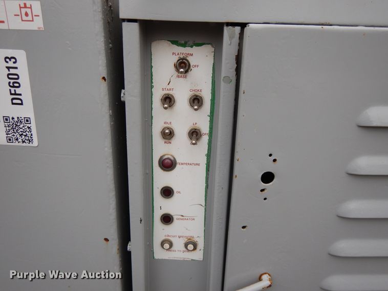 image for item DF6013 1996 Mec 33RT  scissor lift