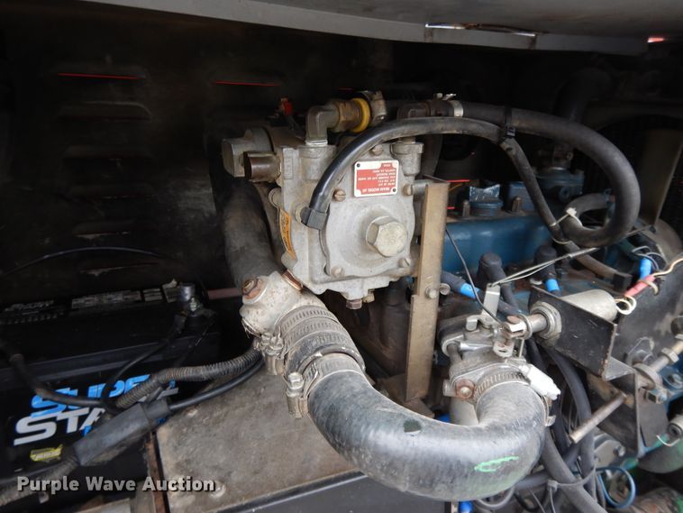 image for item DF6013 1996 Mec 33RT  scissor lift