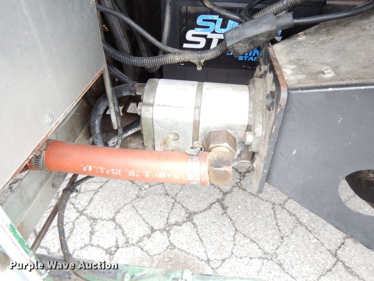 image for item DF6013 1996 Mec 33RT  scissor lift