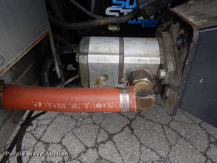 image for item DF6013 1996 Mec 33RT  scissor lift