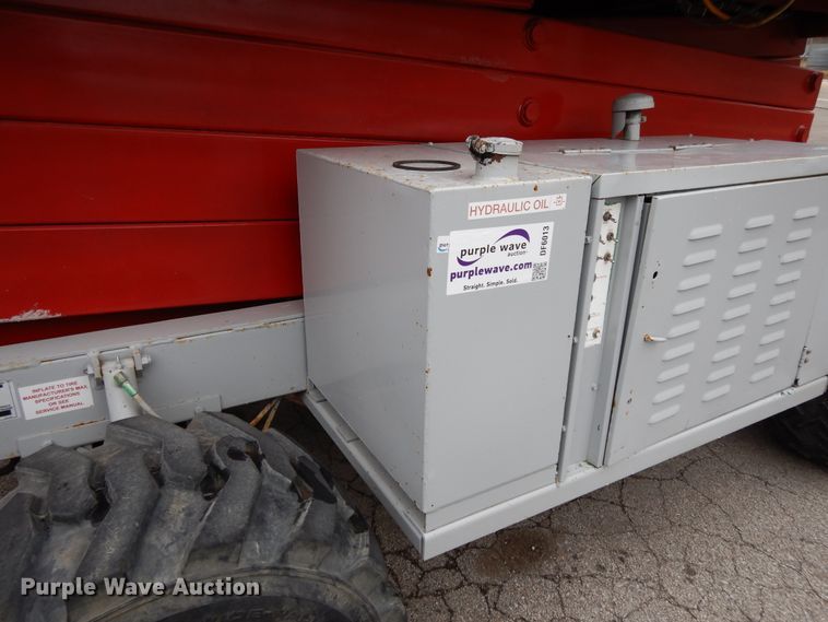 image for item DF6013 1996 Mec 33RT  scissor lift