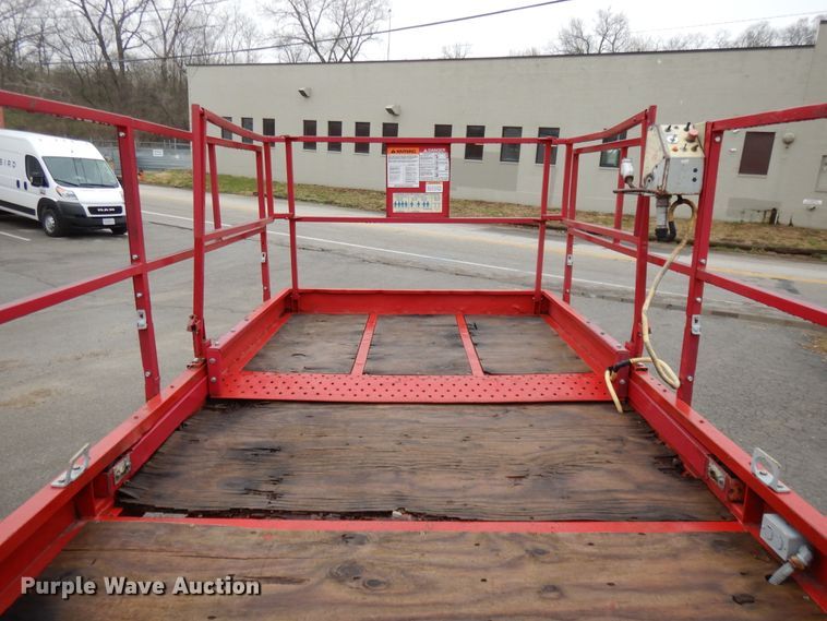 image for item DF6013 1996 Mec 33RT  scissor lift