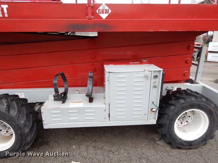 image for item DF6013 1996 Mec 33RT  scissor lift