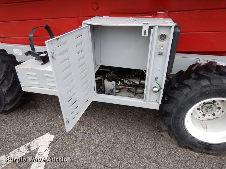 image for item DF6013 1996 Mec 33RT  scissor lift