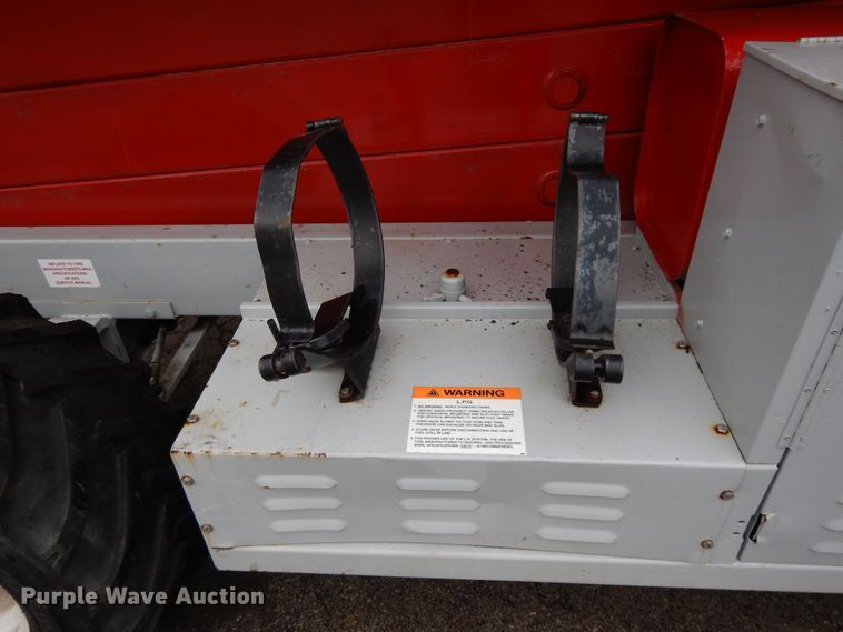 image for item DF6013 1996 Mec 33RT  scissor lift