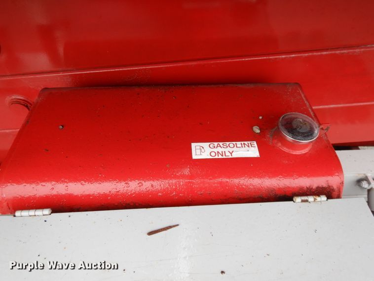 image for item DF6013 1996 Mec 33RT  scissor lift