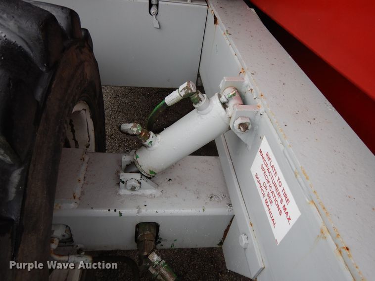 image for item DF6013 1996 Mec 33RT  scissor lift