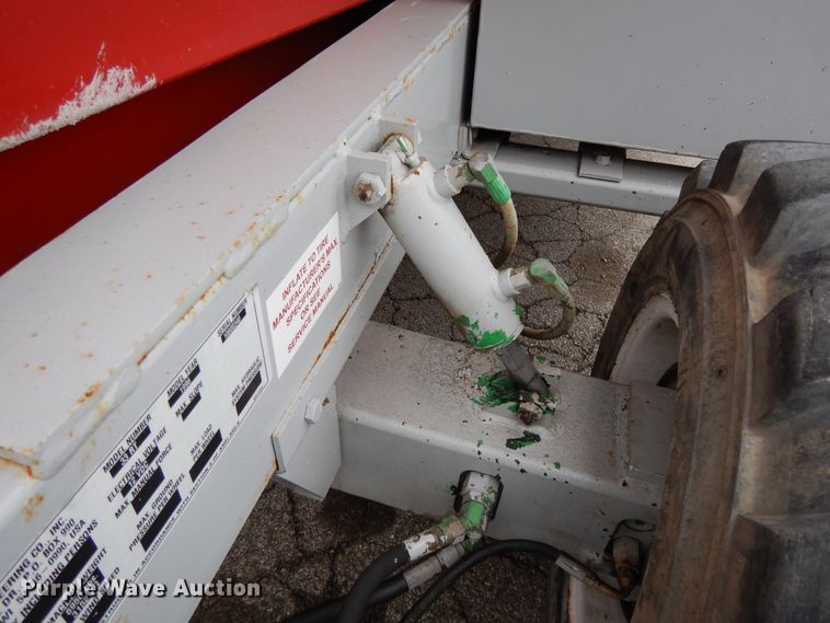 image for item DF6013 1996 Mec 33RT  scissor lift