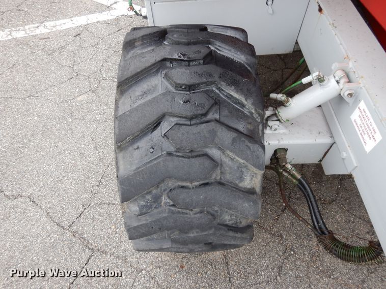 image for item DF6013 1996 Mec 33RT  scissor lift