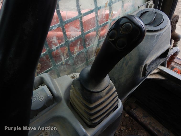 image for item DF6026 Kubota SVL90-2  tracked skid steer loader