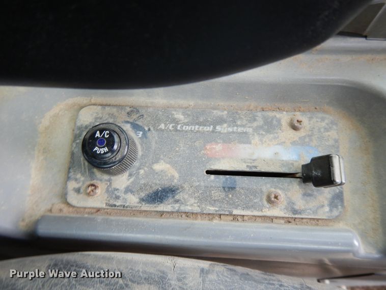 image for item DF6026 Kubota SVL90-2  tracked skid steer loader