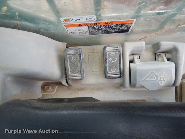 image for item DF6026 Kubota SVL90-2  tracked skid steer loader