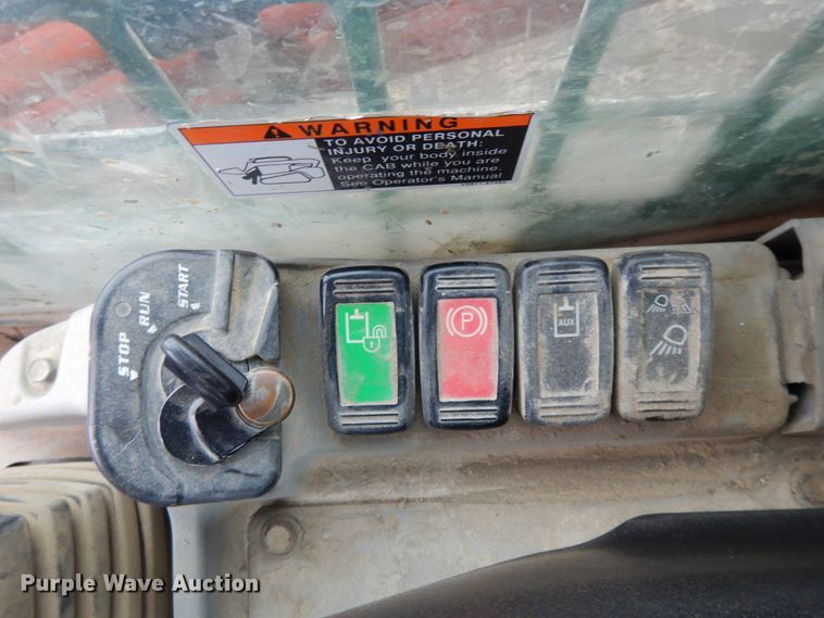 image for item DF6026 Kubota SVL90-2  tracked skid steer loader