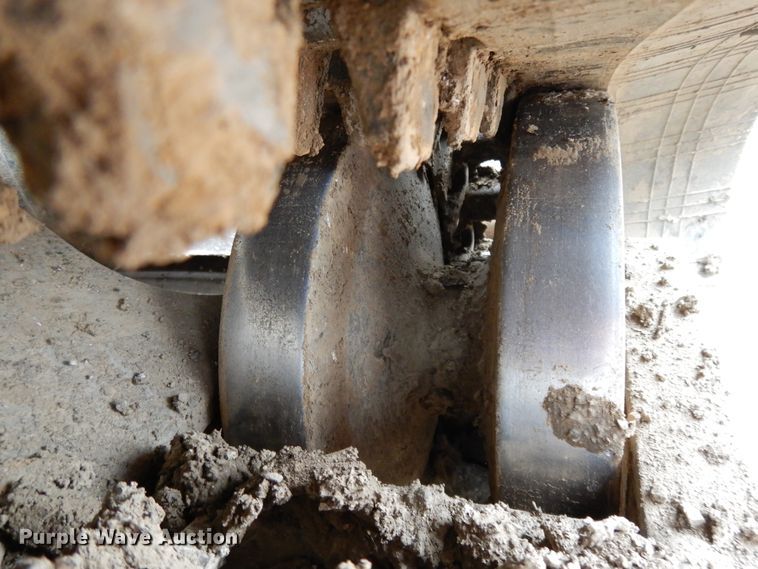 image for item DF6026 Kubota SVL90-2  tracked skid steer loader