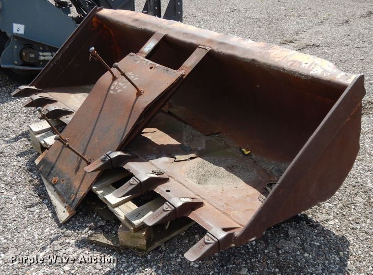 image for item DF6048 (2) Skid steer attachments