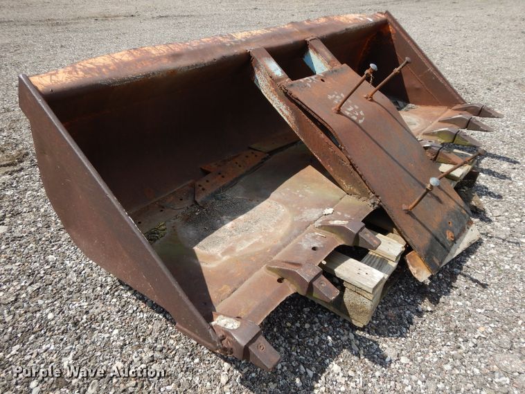 image for item DF6048 (2) Skid steer attachments