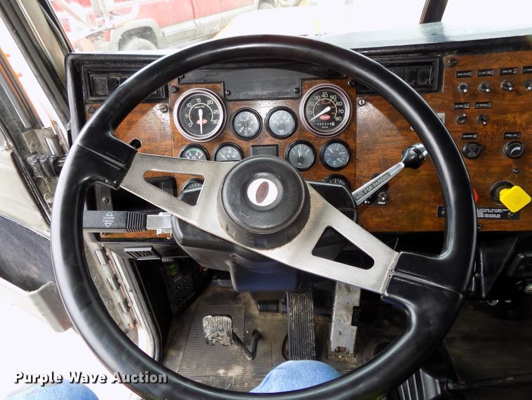 image for item DG2547 1999 Peterbilt 379 dump truck