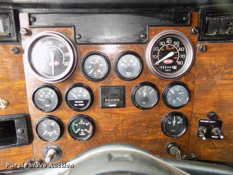 image for item DG2547 1999 Peterbilt 379 dump truck