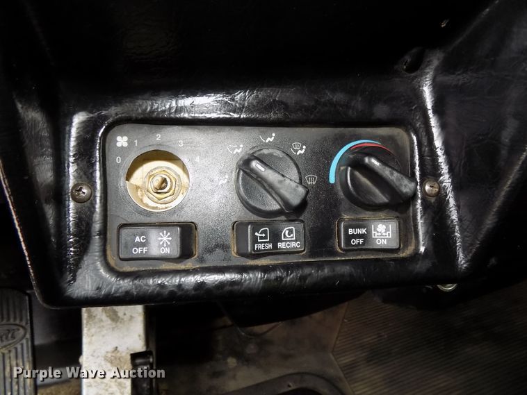 image for item DG2547 1999 Peterbilt 379 dump truck