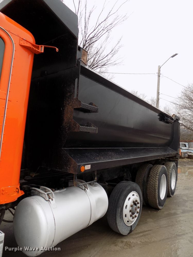 image for item DG2547 1999 Peterbilt 379 dump truck