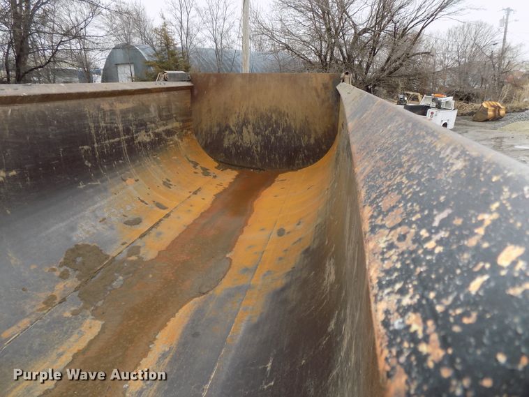 image for item DG2547 1999 Peterbilt 379 dump truck