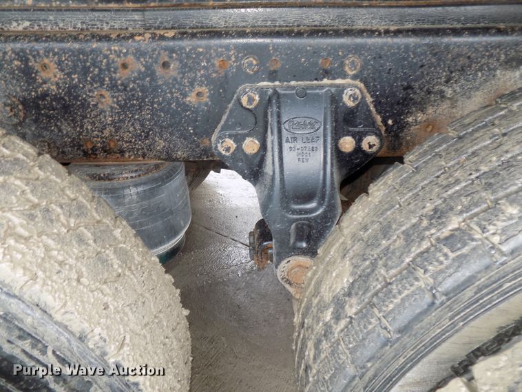 image for item DG2547 1999 Peterbilt 379 dump truck