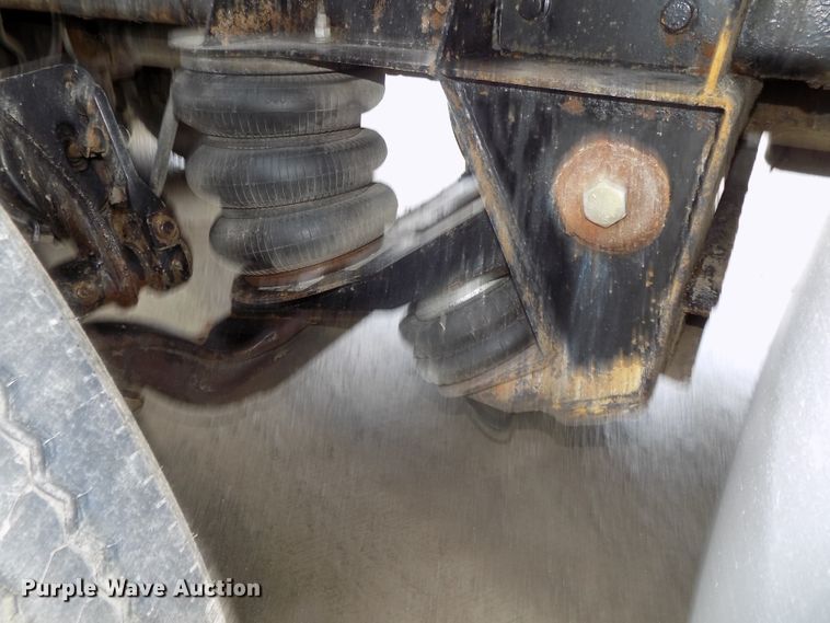 image for item DG2547 1999 Peterbilt 379 dump truck