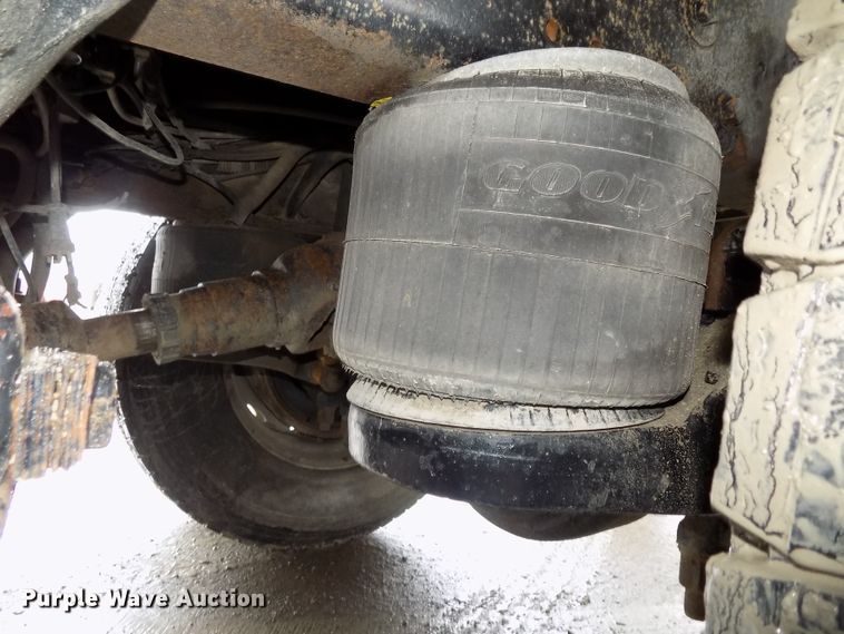 image for item DG2547 1999 Peterbilt 379 dump truck