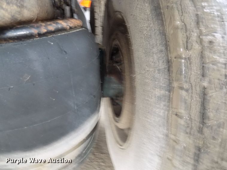 image for item DG2547 1999 Peterbilt 379 dump truck